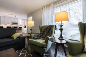 Remodeled Clev hts home- mstr bed/bath on 1st floo - Image 4