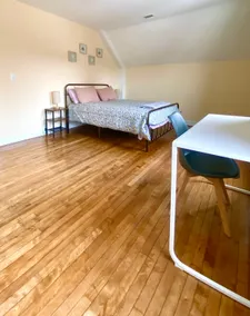 Lovely 1BR APT, close to colleges - Image 5