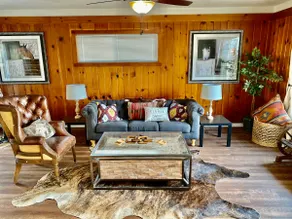 Old Town Clovis-3BR+Office, 2BA Cute Vibes Home - Image 2