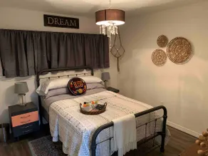 Amazing location! Cozy home away from home! - Image 2