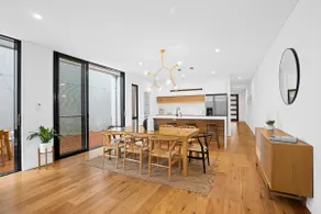 Sawtell Suites Five-luxury stay on first ave - Image 4