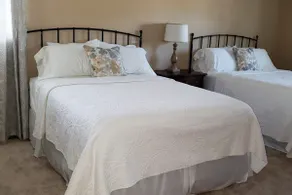Roomy two Story, Cozy w/ private pool - Image 2
