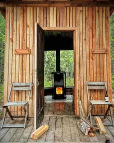 Violet Cabin - Off-Grid Sauna Retreat - Image 4