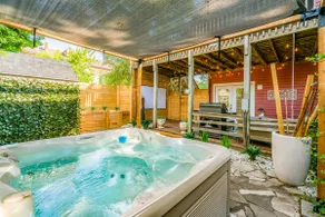 hidden gem retreat-HotTub, Igloo & movie room - Image 3