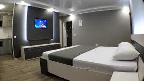 A stylish 2-bedroom apartment in the center of Kryvyi Rih - Image 3