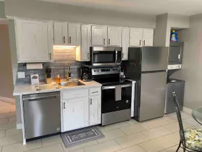 RENOVATED MARCH 2022 Lakeside Retreat 1 Bedroom - Image 5