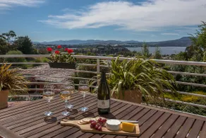 Isle of Views 2 km to MoNA - Image 4