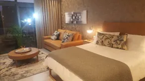 Luxurious Furnished studio in Menlyn Maine - Image 3