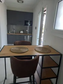 Maria's seaside apartment - Image 5