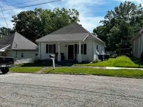 Cozy house on a quiet street - Image 4