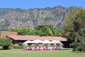 Las Pontigas Tepoztlan 6800 garden, pool - Image 5