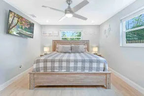 Newly Renovated • Close to Beaches • Firepit - Image 5