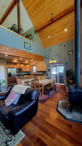 Mountain Retreat, steps from Skiing, Mountain Biking, and Hiking - Image 2