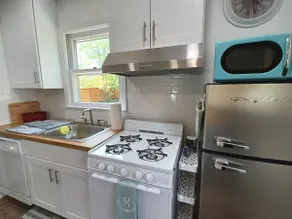 Cute Cape Cod - Image 4