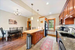 Pet friendly, private, prime Lake George location - Image 4