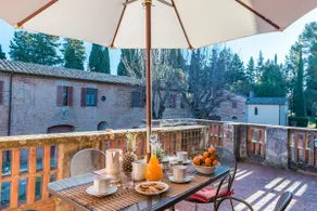 Tenuta La Campana Farmhouse Lupa Apartment - Image 3