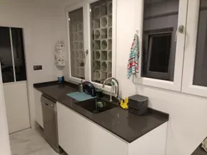 Spacious apartment with a large kitchen - Image 4