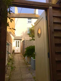 Moggy's Place - Image 2