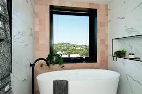 ‘52Views’ a private retreat with panoramic views - Image 3