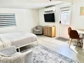 Cozy Eco Private Studio 10 min to Downtown & Beach - Image 2