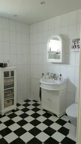 House in Nacka, close to the lake - Image 4