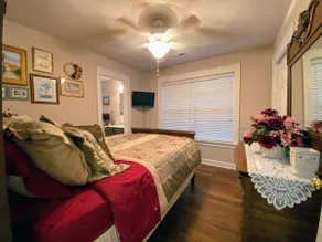 Full Kitchen, 2 Bed, 2 Bath W/ Laundry & Fish Pond - Image 5