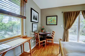 Perfect Woodstock Location- Short Walk to Town - Image 4