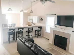 Two bedroom two bathroom house. Close to WEC - Image 2
