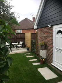 Farnham self contained private space - Image 5