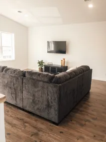 spacious, new-construction DOWNTOWN apartment - Image 3