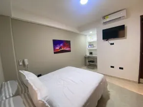 Tourist epicenter with air conditioning - Image 3
