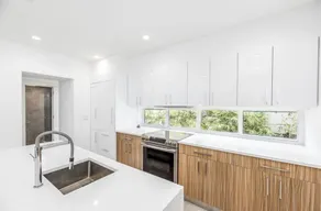Beachside Home Next to Everything! Patio/Wifi/TVs - Image 3