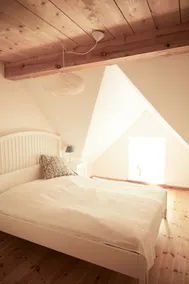 The hidden nest under the thatched roof - Image 2