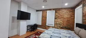 Cozy Light-Filled Charles Village, JHU Apt - Image 3