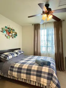 Suite-like Private Room & Bathroom - Image 4