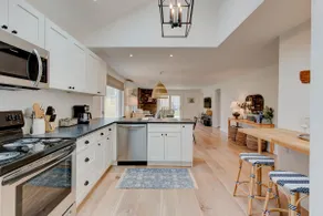 Walk to Town/Golf Club - Renovated Edgartown Home - Image 4