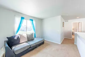 A spacious 4 bedroom 3.5 bathroom - Image 5