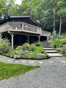 Secluded Fernwood Chalet, Hot Tub, & Sauna House - Image 2