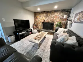 Coronado House - Unit B, downstairs unit w/sauna - Image 4