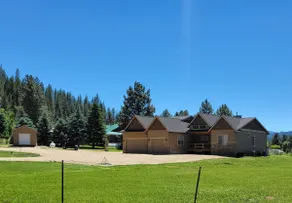 Moose Crossing Cabin - Image 2
