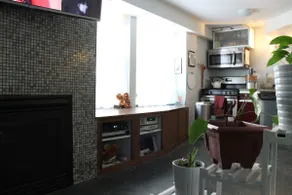Spacious & Modern 1 BR Apartment - Image 2