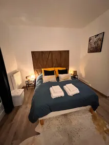 Apartment overlooking Charente near downtown - Image 4