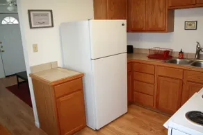 Cozy Efficiency near town and University - Image 5