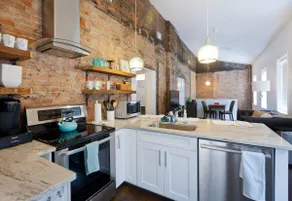 ♥♥ #1-Ranked Parkside Condo w/ Large Private Patio - Image 5