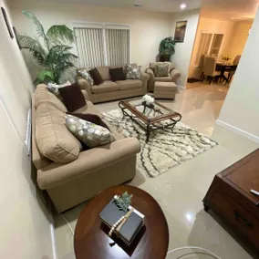 3 Bedroom 1.5 Bath home minutes from Boston!! - Image 5