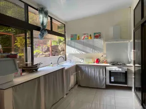 Home in the valley near airport - Image 4