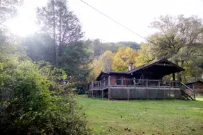 Charming 1940s Cabin on Bold Stream - Image 4