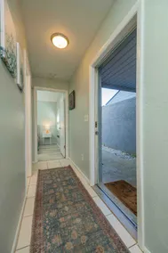 Beachside Bungalow - Image 4