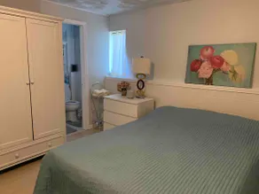 Beautiful cozy 1 bedroom apartment near farms - Image 5
