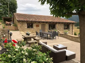 Mas Collell, a rural house with a pool (La Garrotxa) - Image 4